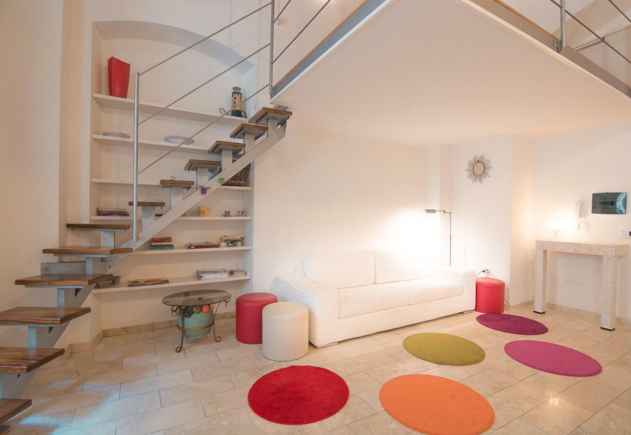 Modern Apartment In Historic Building Cagliari Exterior foto